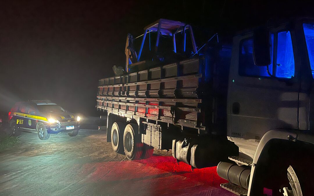 Após se esconder por 2h em arrozal, ladrão de caminhão é preso pela PRF e BM